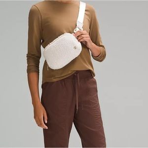 Everywhere Belt Bag 1L Fleece